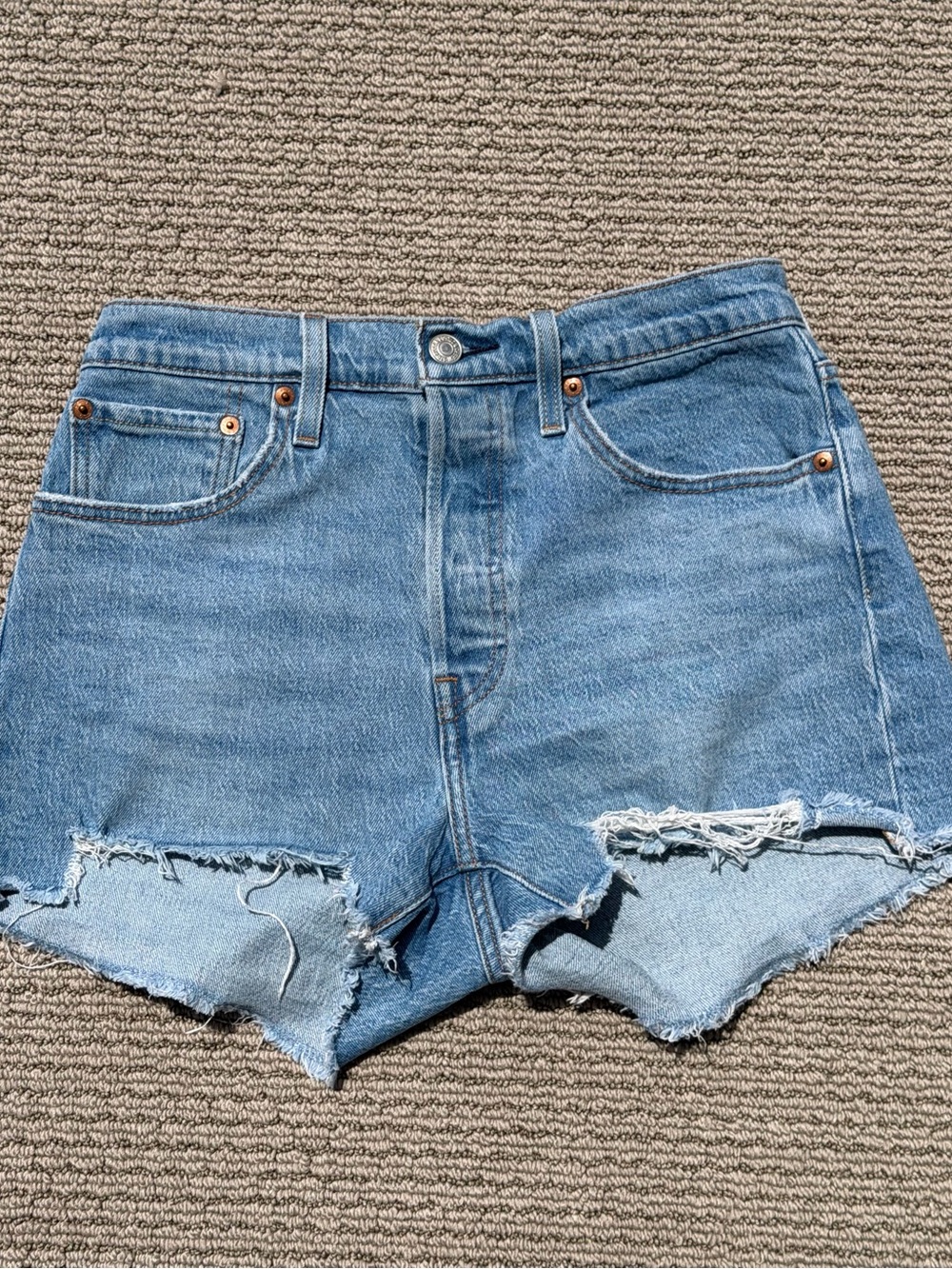 Levi's 501 Light Blue Distressed High-Rise Jean Shorts Frayed Raw Hem Size 28